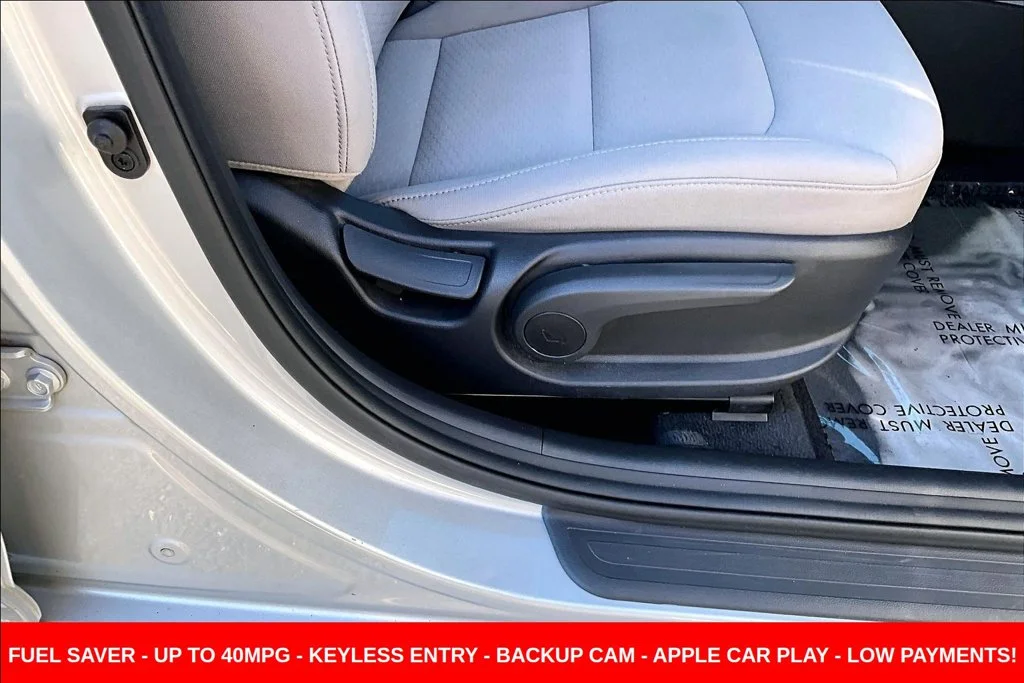 Used 2020 Silver Hyundai SEL image 32