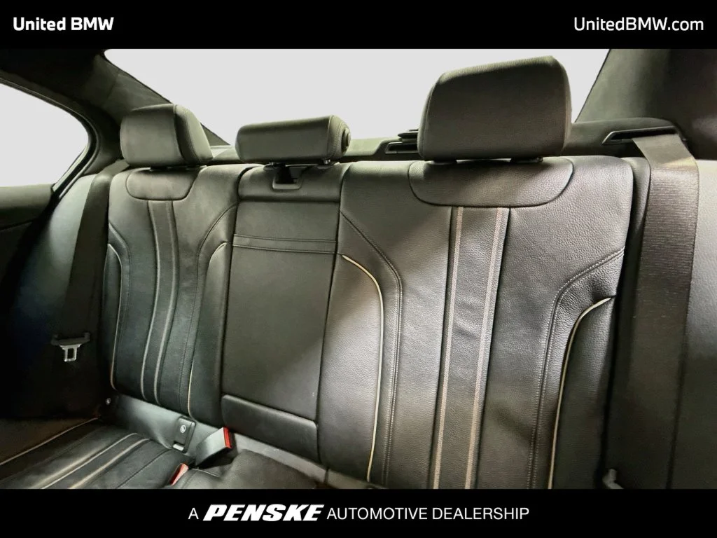 Used 2021 Black Sapphire Metallic BMW 540i image 20