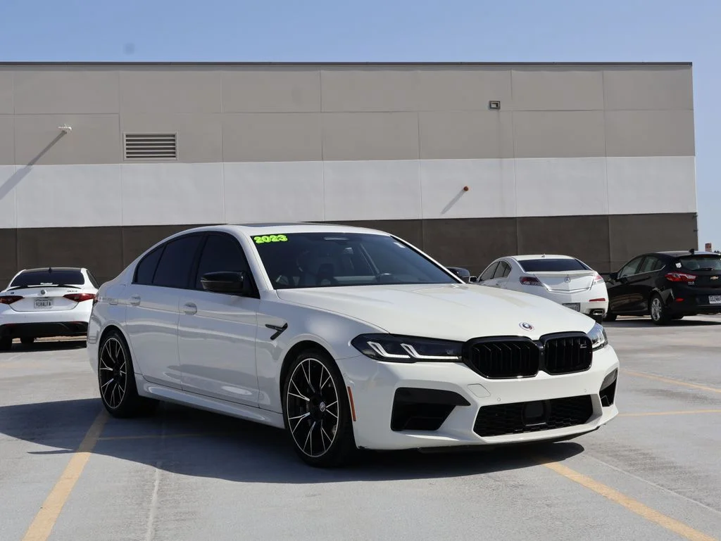 Used 2023 Alpine White BMW Base image 3