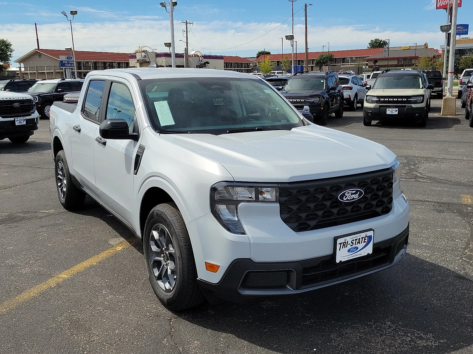 New 2025 Space White Metallic Ford XLT image 6