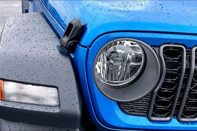New 2026 Hydro Blue Pearl-Coat Exterior Paint Jeep Sport image 34