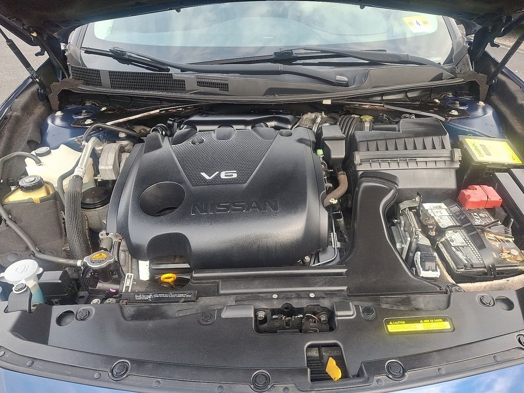 Used 2017 Blue Nissan SR image 28