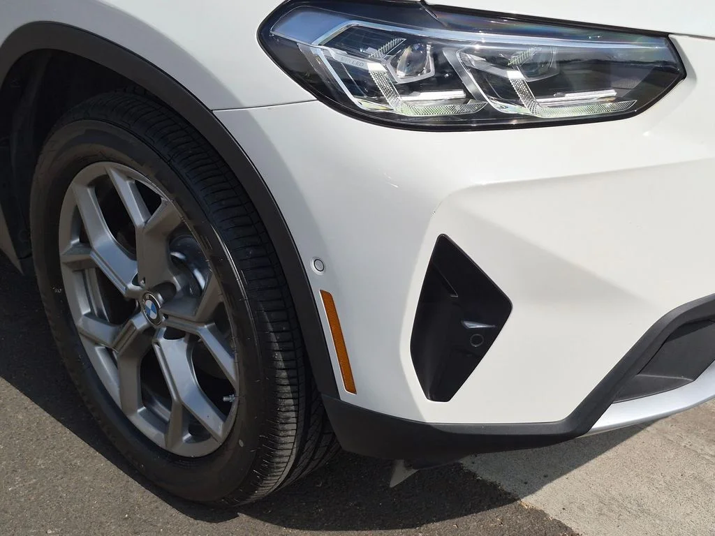 Used 2024 White BMW sDrive30i image 22