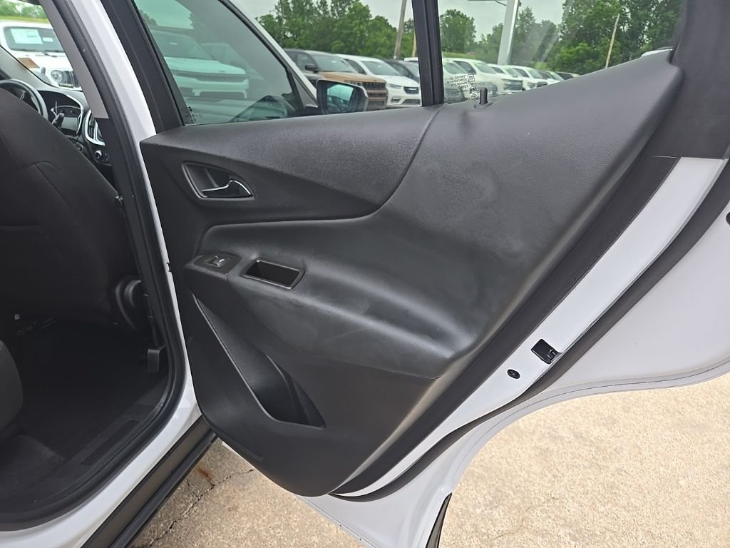 Used 2024 White Chevrolet LT image 75