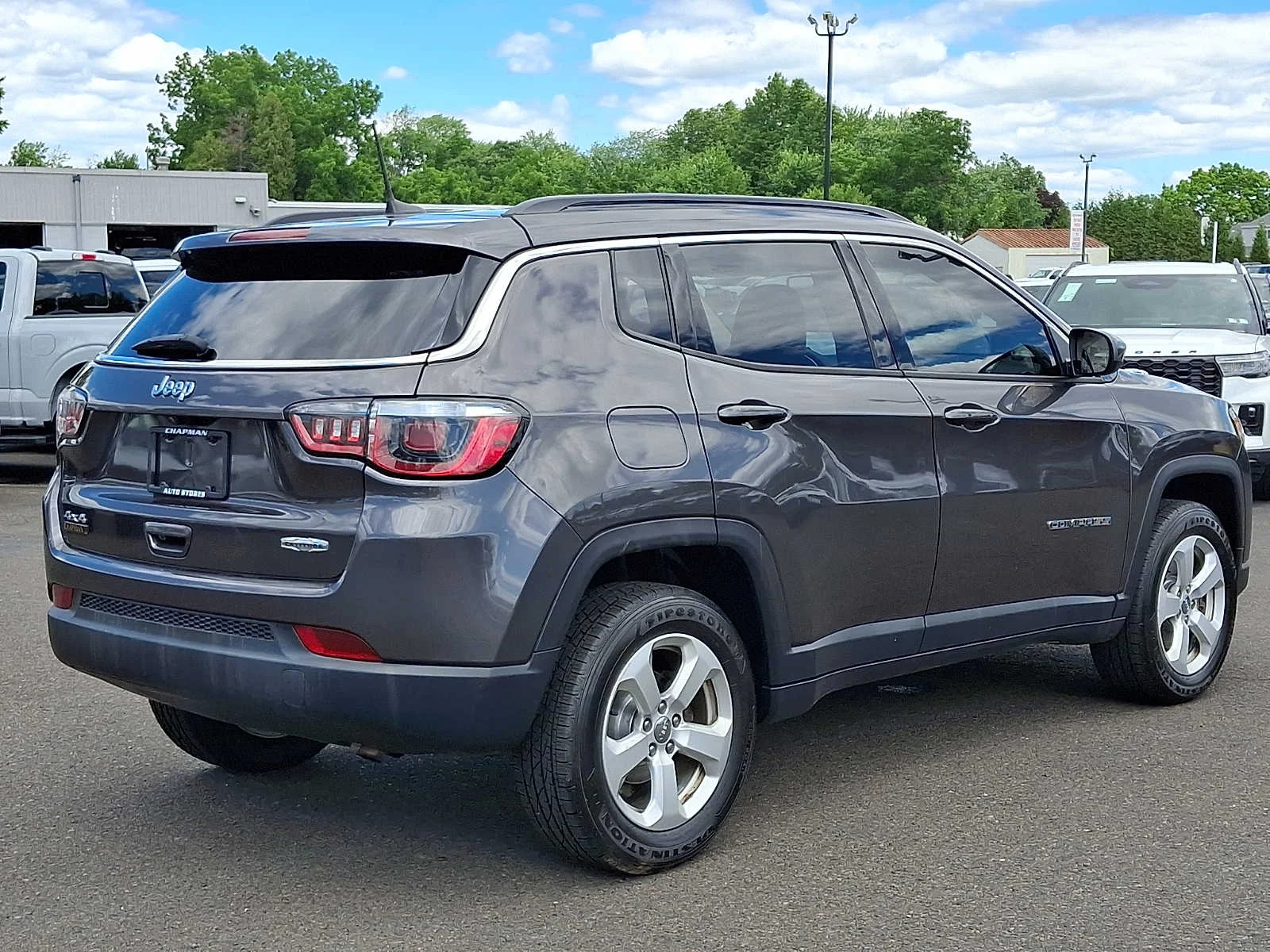 Used 2020 Granite Crystal Clearcoat Metallic Jeep Latitude image 6