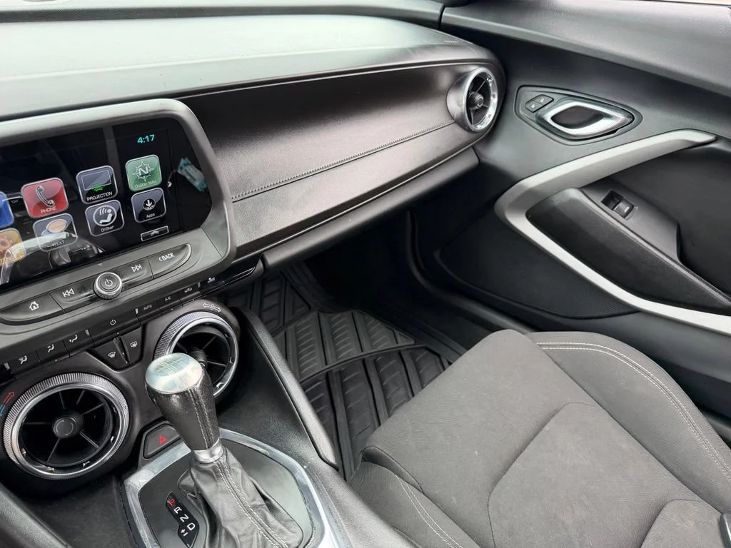 Used 2018 BLACK Chevrolet 1SS image 19