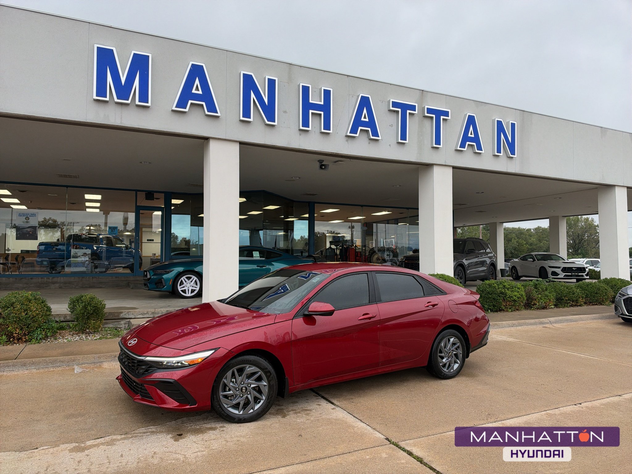 Used 2024 Ultimate Red Hyundai SEL image 1
