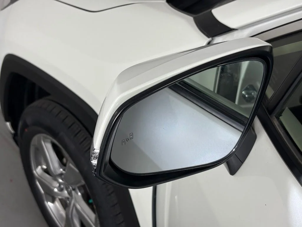 Used 2021 White Toyota XLE Premium image 13