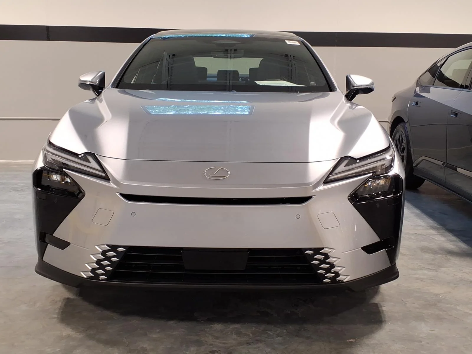 New 2026 Iridium Lexus  image 2