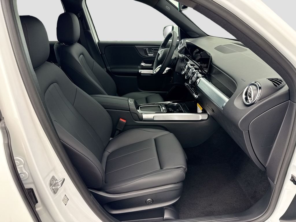 Used 2026 Polar White Mercedes-Benz GLB 250 image 18