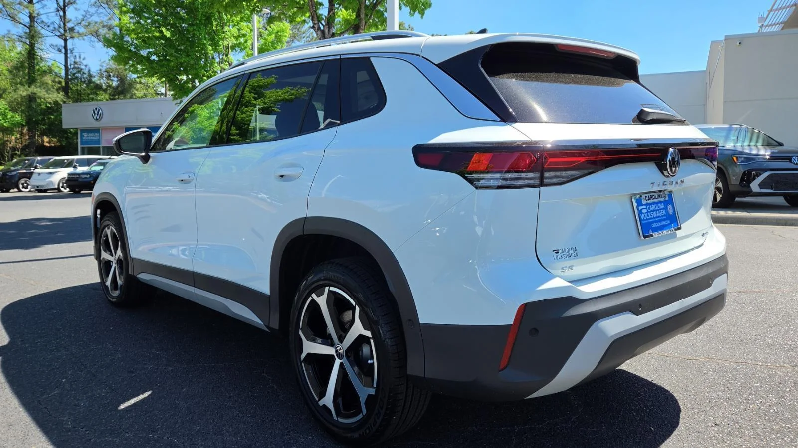 New 2026 Pure White Volkswagen SE image 4