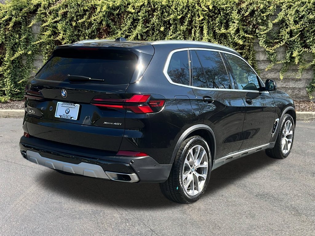 Used 2024 Black Sapphire Metallic BMW xDrive40i image 4