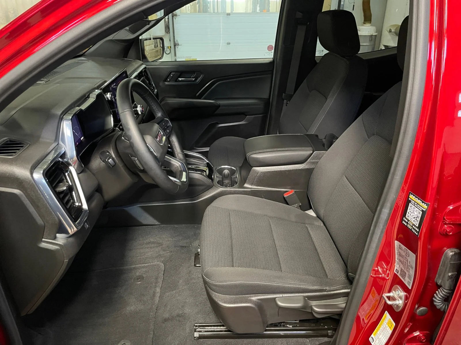Used 2025 Red GMC Elevation Crew Cab image 17