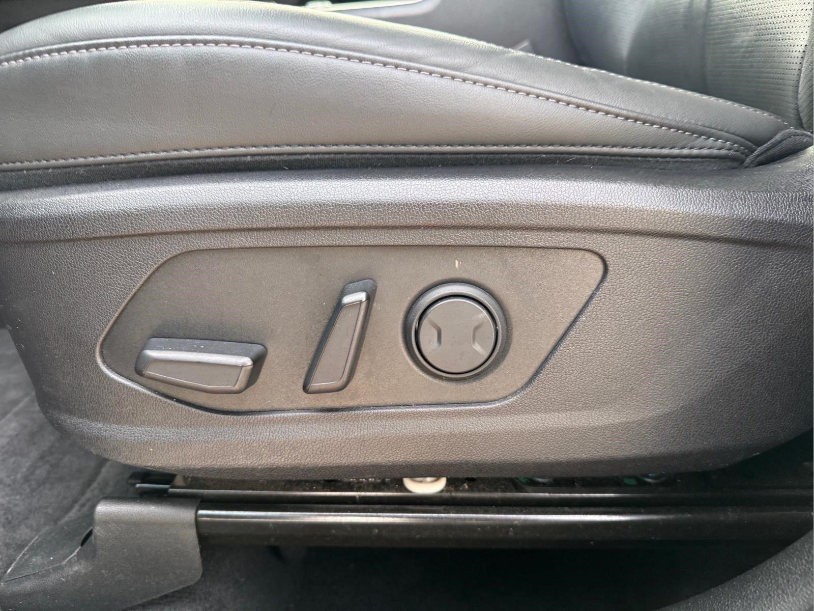 Used 2024 Wolf Gray Kia X-Line EX image 23