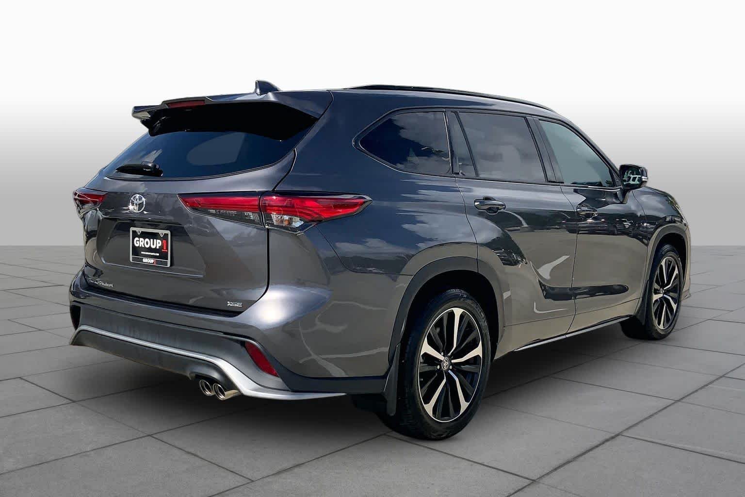 Used 2021 Magnetic Gray Metallic Toyota XSE image 13