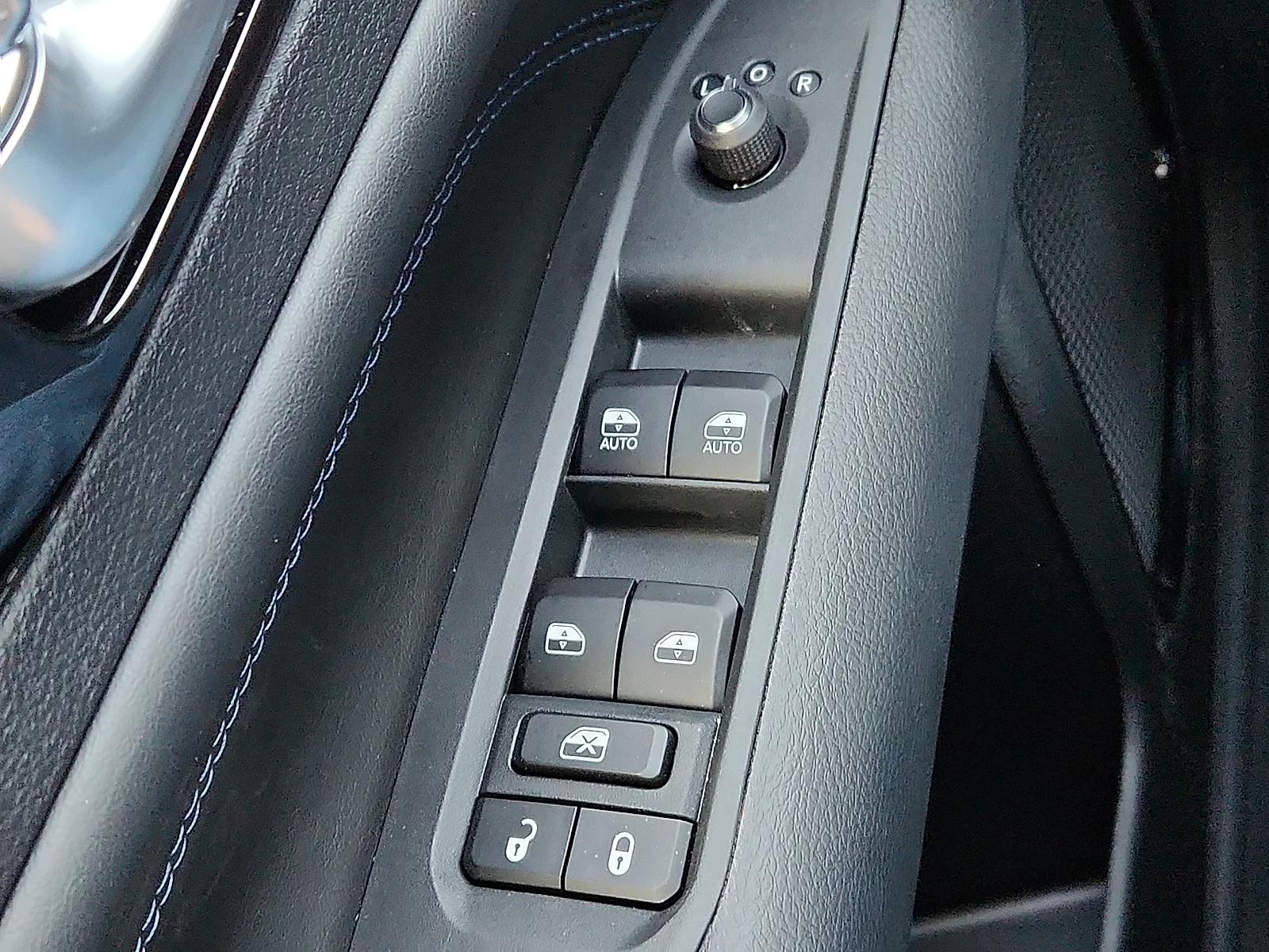 New 2026 Blue Jeep LATITUDE ALTITUDE 4X4 image 17