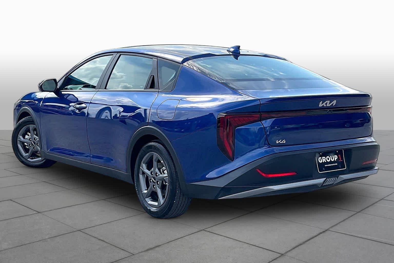 2025 Kia K4 LXS - Photo 11