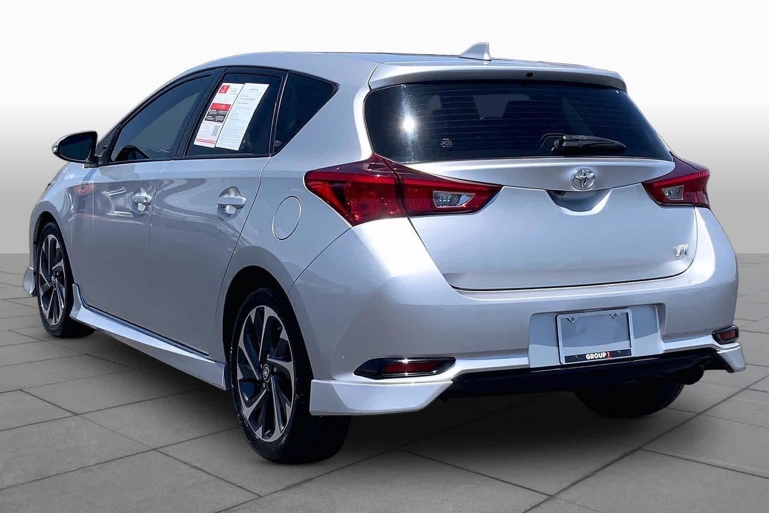 Used 2018 Classic Silver Metallic Toyota  image 12