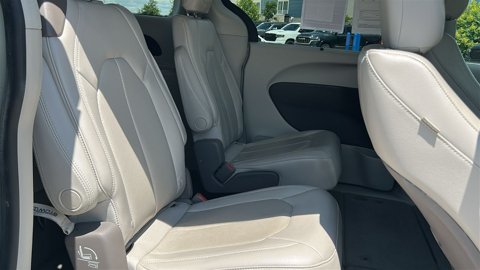 Used 2021 White Chrysler Touring L image 12