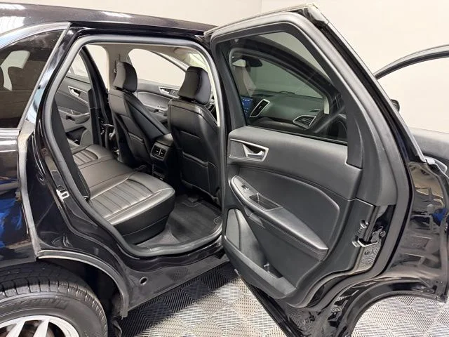 Used 2023 Black Ford SEL image 25