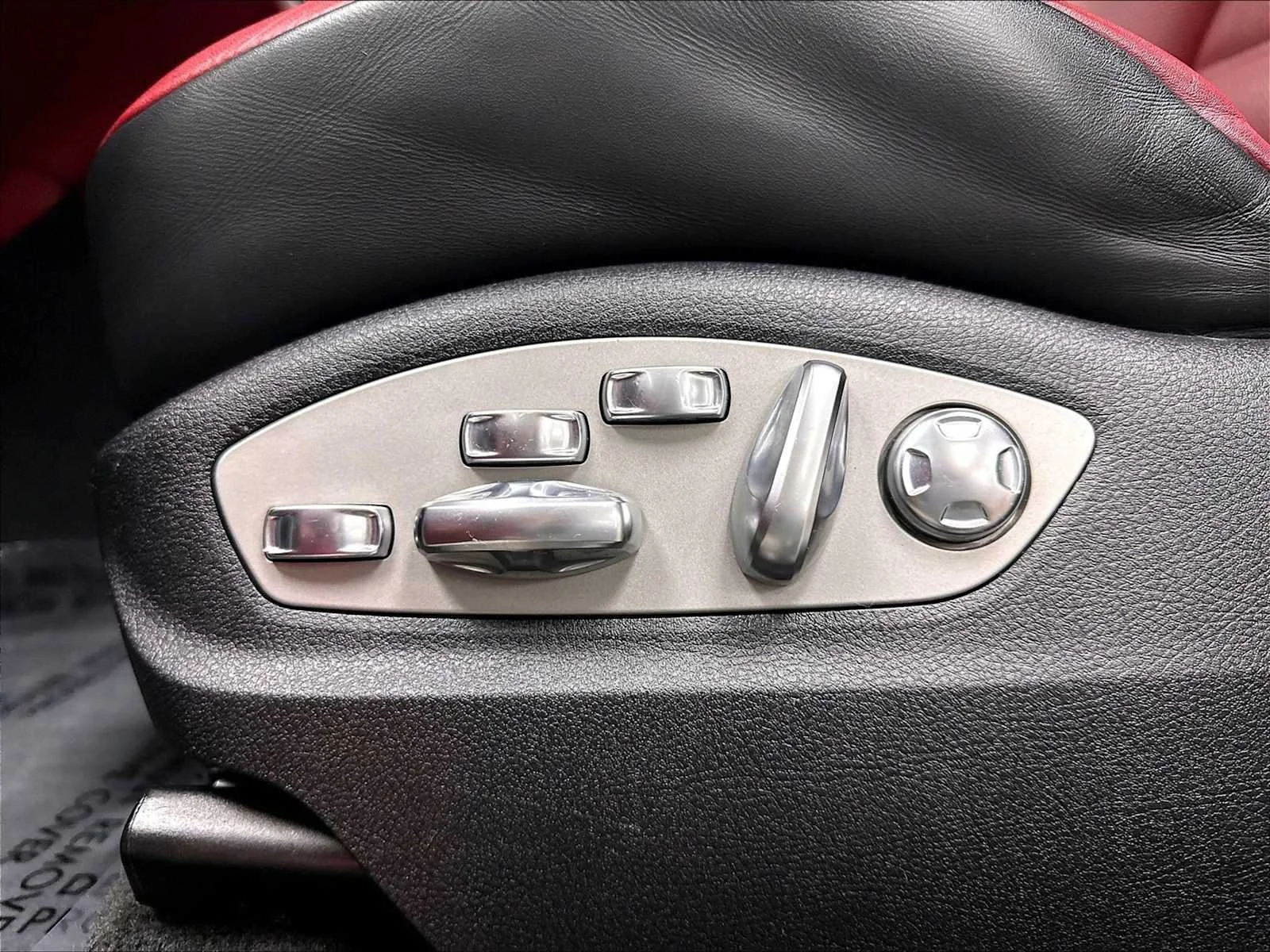 Certified Used 2022 Chalk Porsche GTS image 39