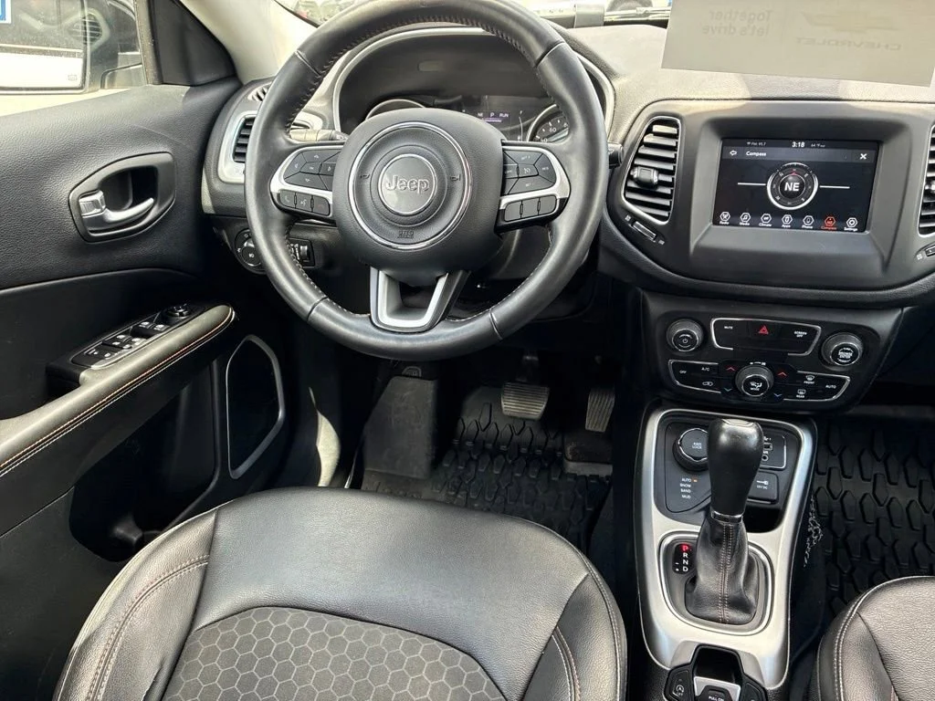 Used 2019 White Clearcoat Jeep Latitude image 10