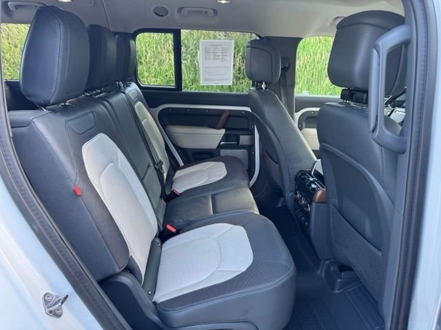 2024 Land Rover Defender X-Dynamic SE - Photo 18