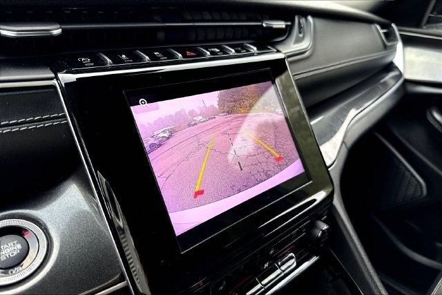 Used 2022 White Jeep Altitude image 16