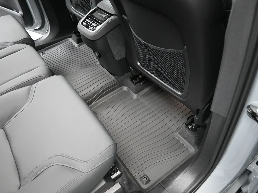 New 2026 Vapour Grey Volvo Core image 19