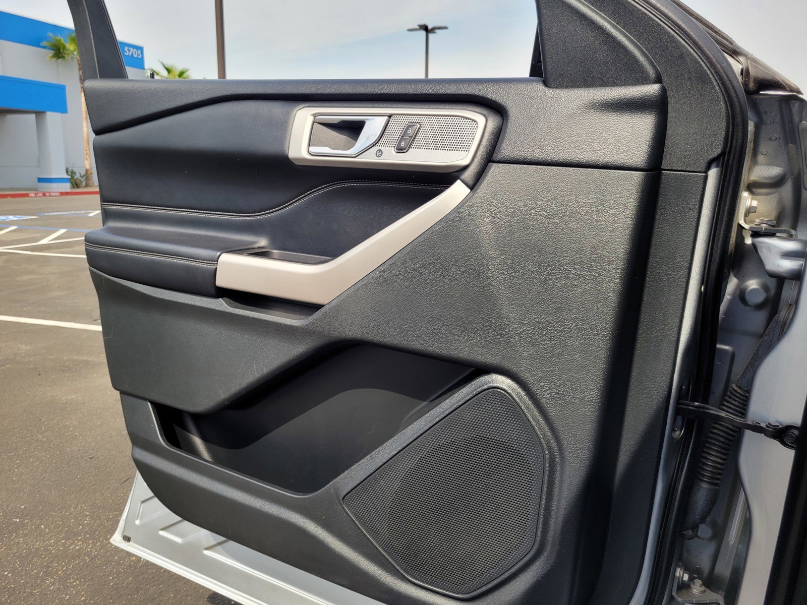 2023 Ford Explorer Limited - Photo 25