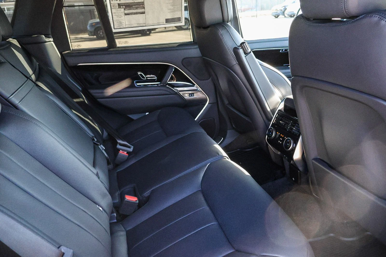 New 2026 Fuji White Land Rover SE image 20