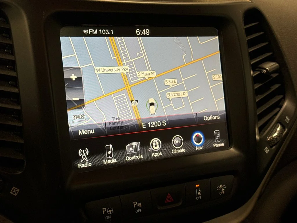 Used 2015 Blue Jeep Trailhawk image 17