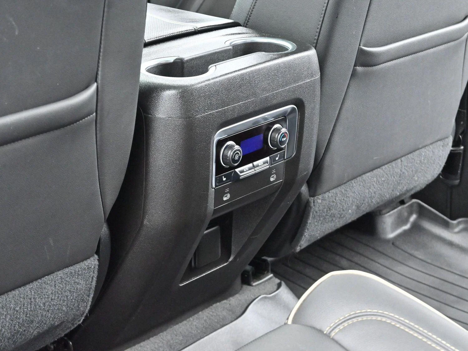 Used 2021 Black Chevrolet Premier image 34