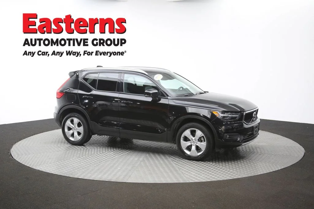 Used 2022 Black Volvo Momentum image 47