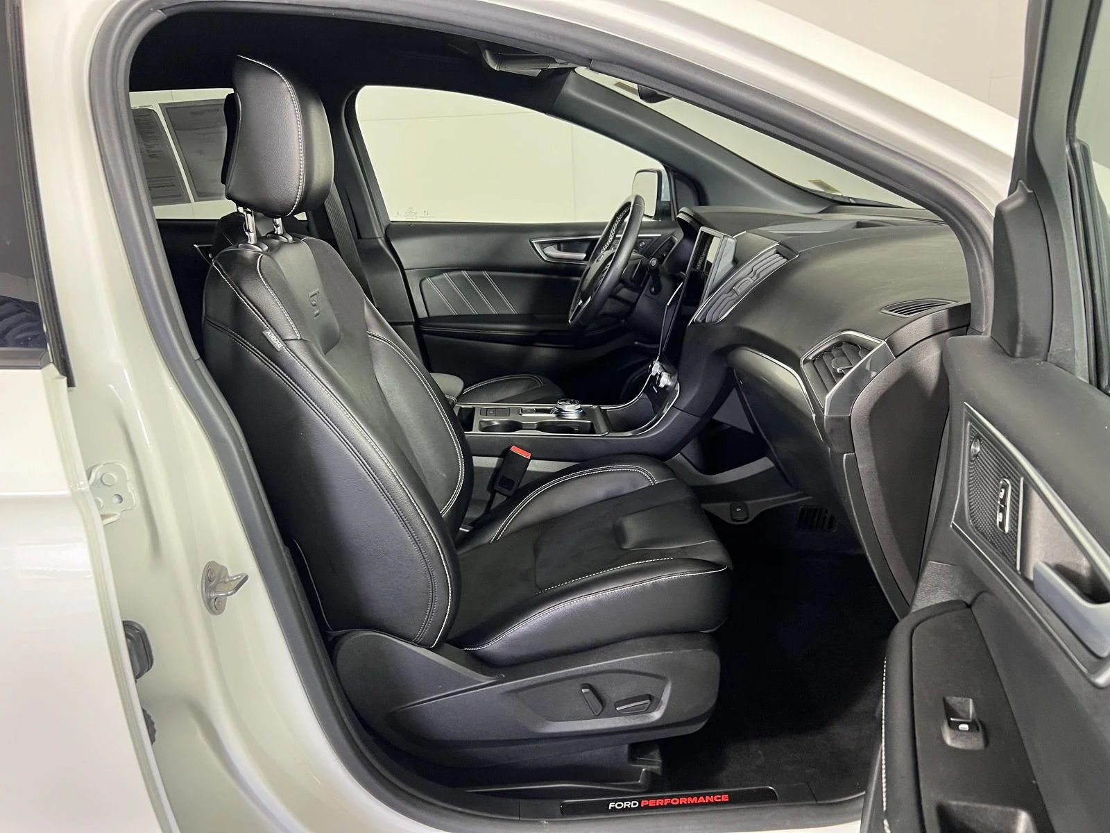 Used 2023 Wh Ford ST image 9
