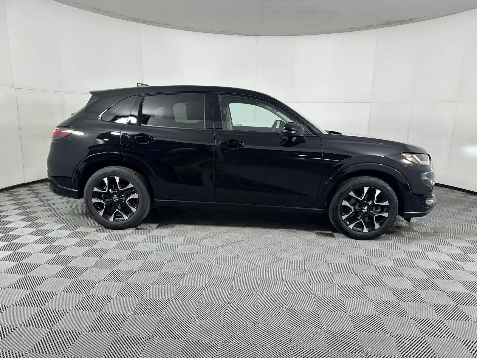 Used 2026 Crystal Black Pearl Honda EX-L image 22
