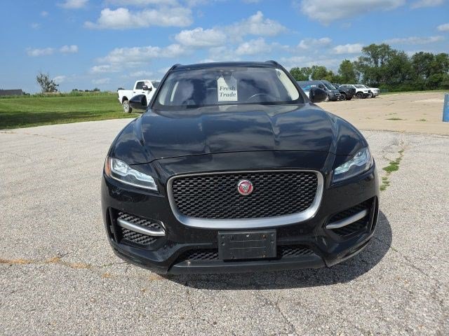 Used 2017 Black Jaguar 35t R-Sport image 2