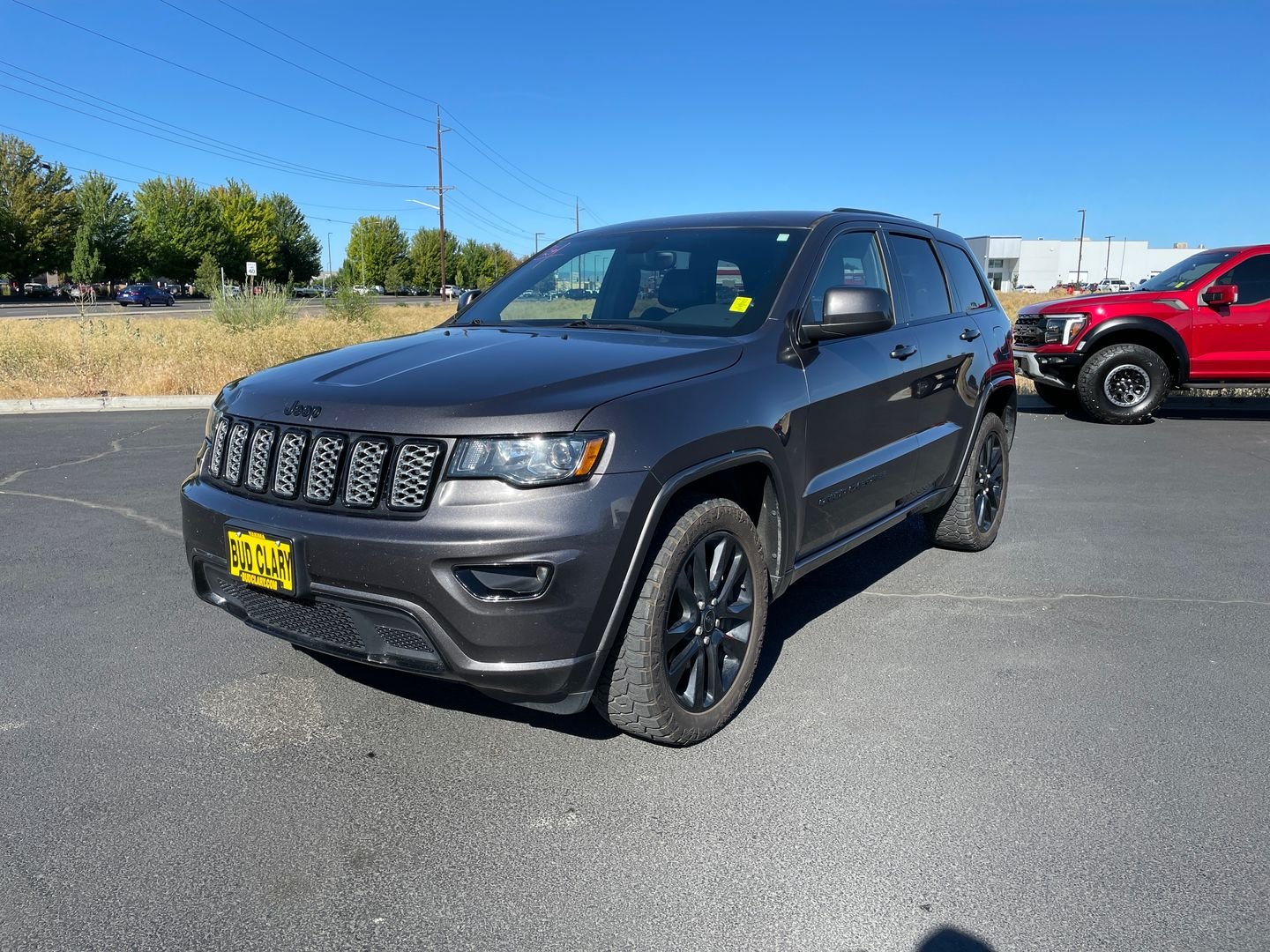 Used 2018 Gray Jeep Altitude image 7