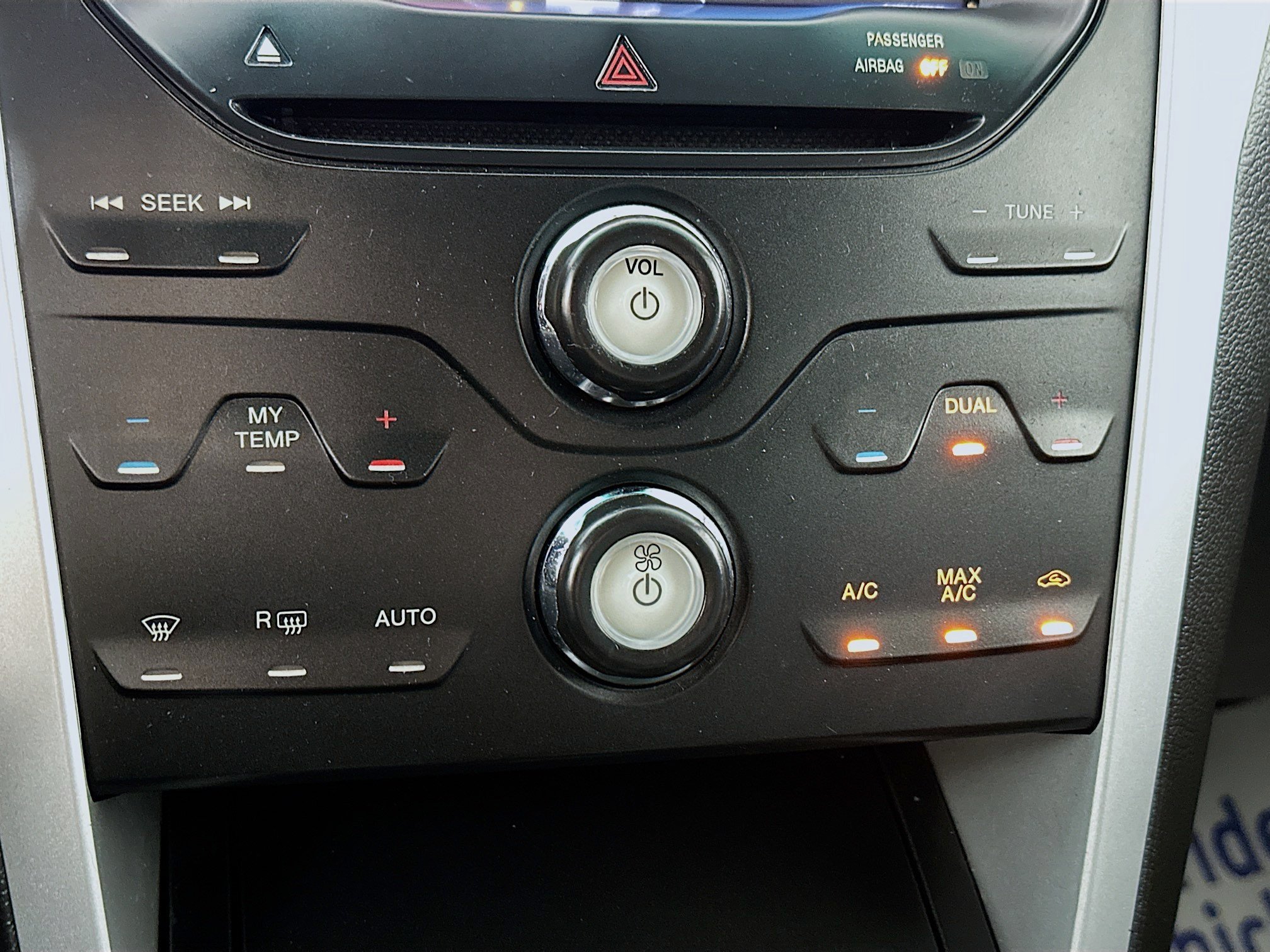 Used 2011 Black Ford XLT image 16