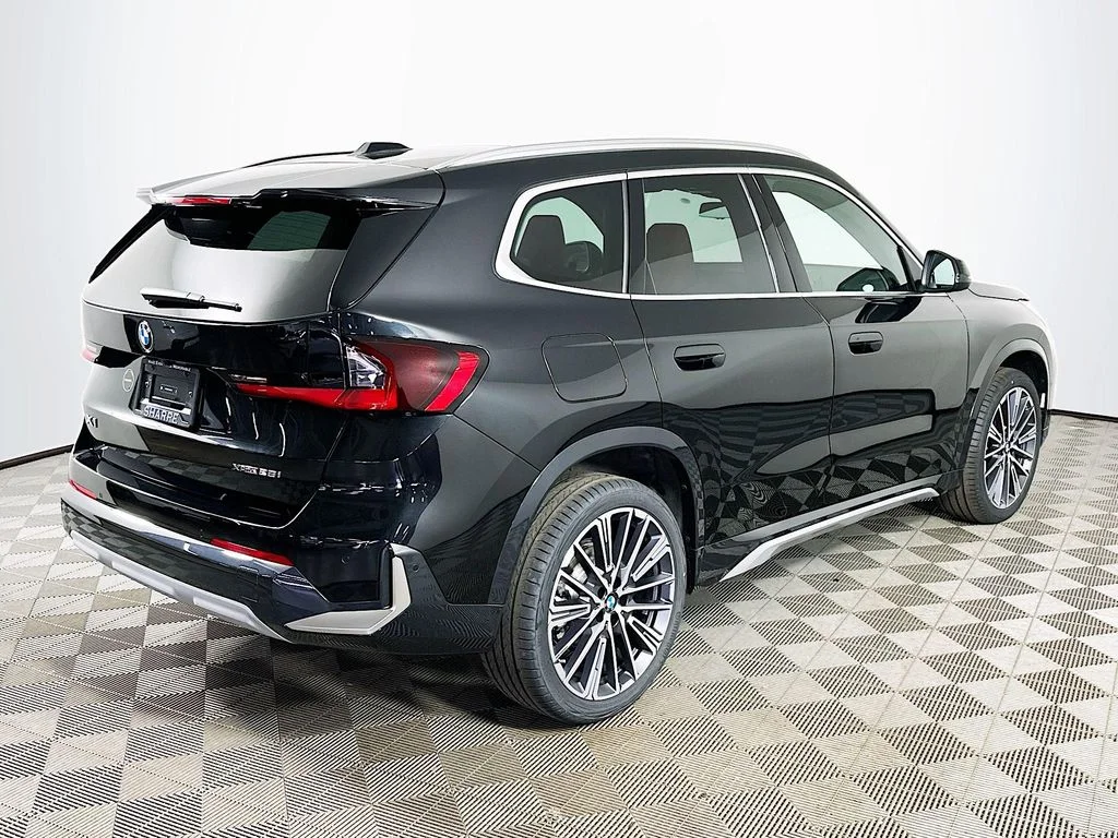 New 2026 Black Sapphire Metallic BMW xDrive28i image 5