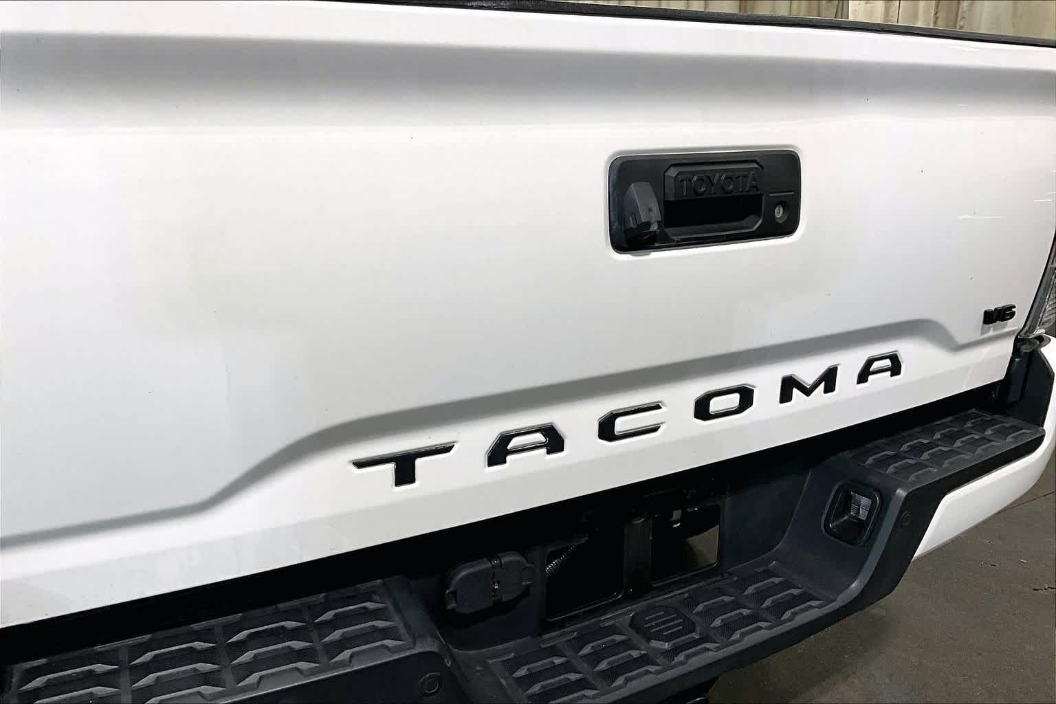 Used 2022 White Toyota TRD Off Road image 31