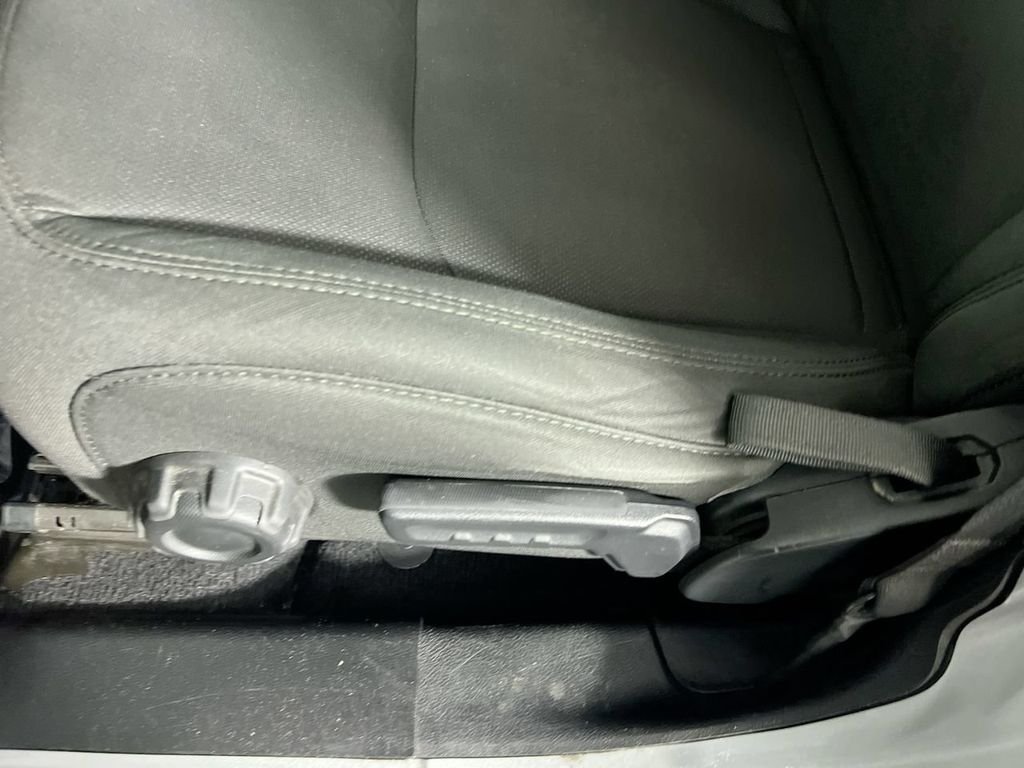 Used 2020 Silver Jeep Unlimited Sport Altitude image 13