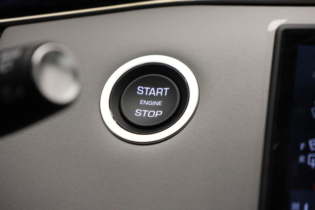 New 2026 Carpathian Grey Land Rover Hoxton Edition image 23