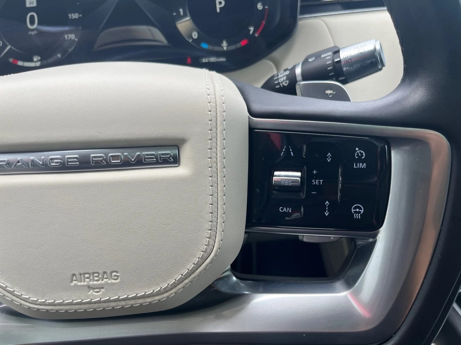 Used 2022 Fuji White Land Rover SE AWD image 28