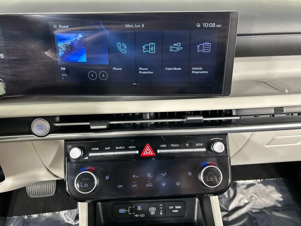 Used 2025 White Hyundai SEL image 15
