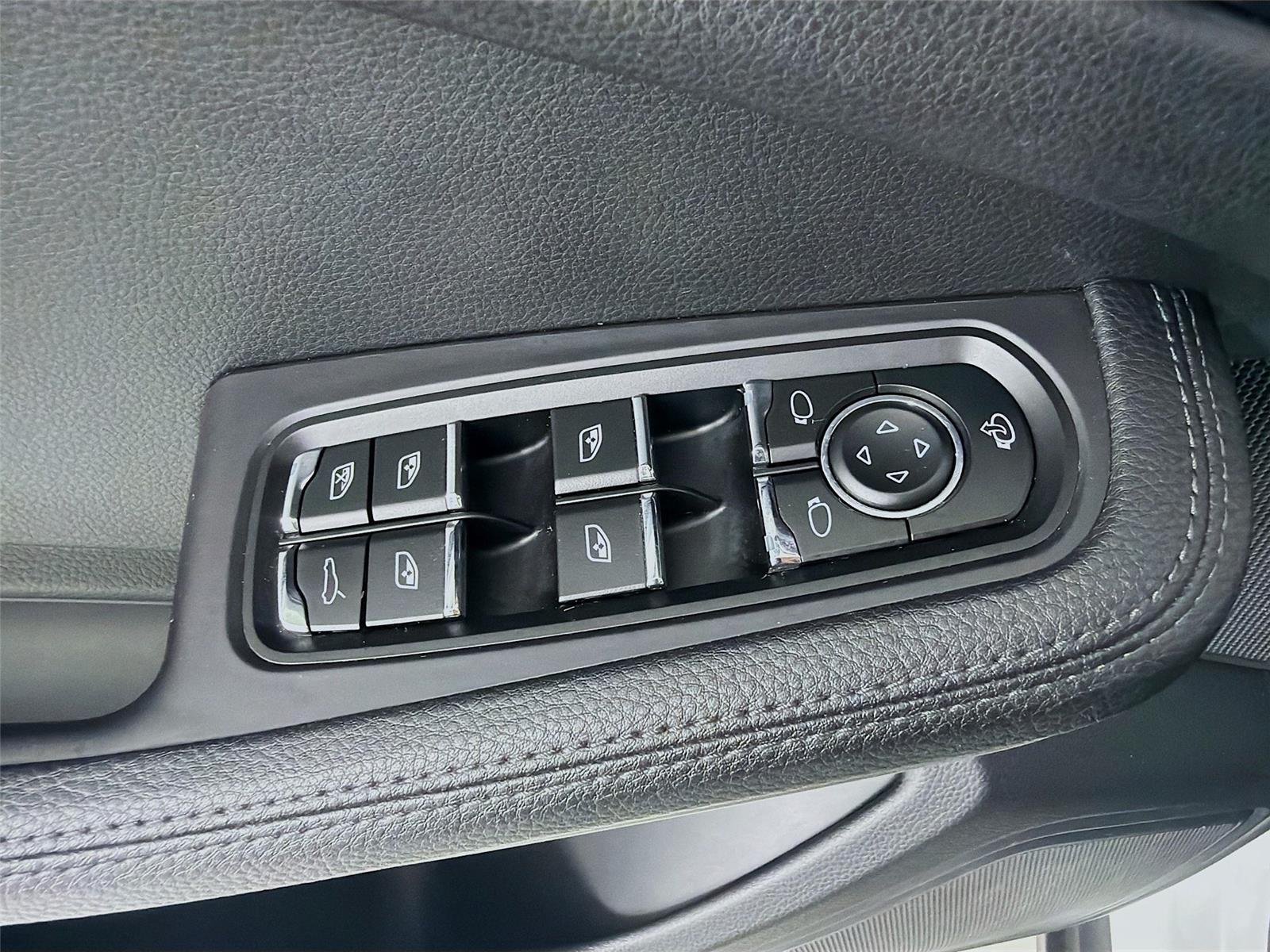 Used 2023 White Porsche T image 8