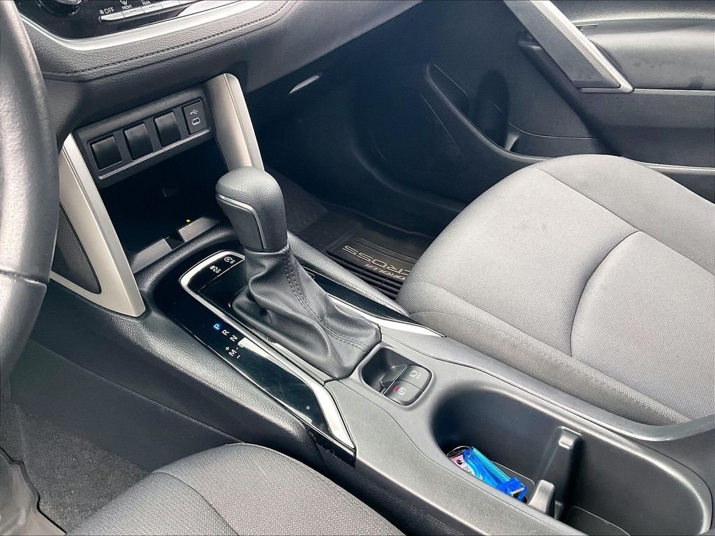 Used 2024 Wind Chill Pearl Toyota LE image 19