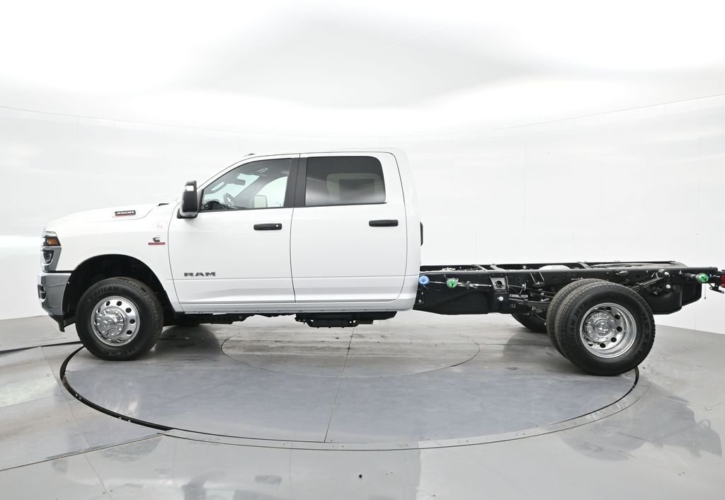 New 2026 Bright White Clearcoat RAM Tradesman image 10