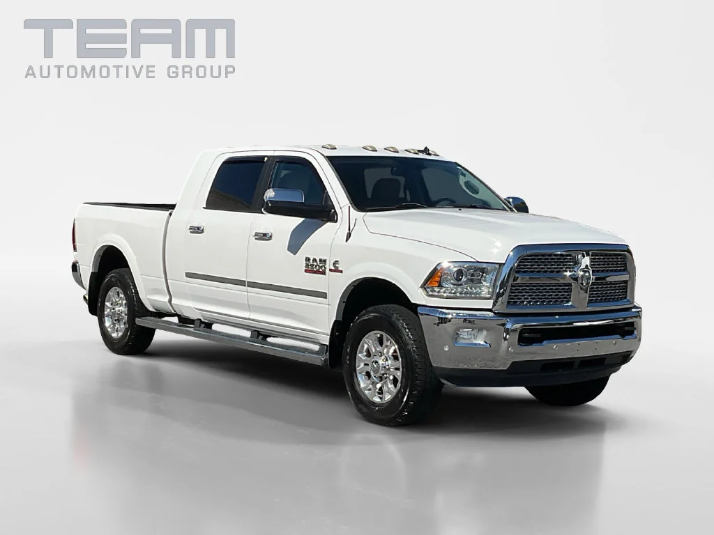 Used 2018 White Ram Laramie image 1