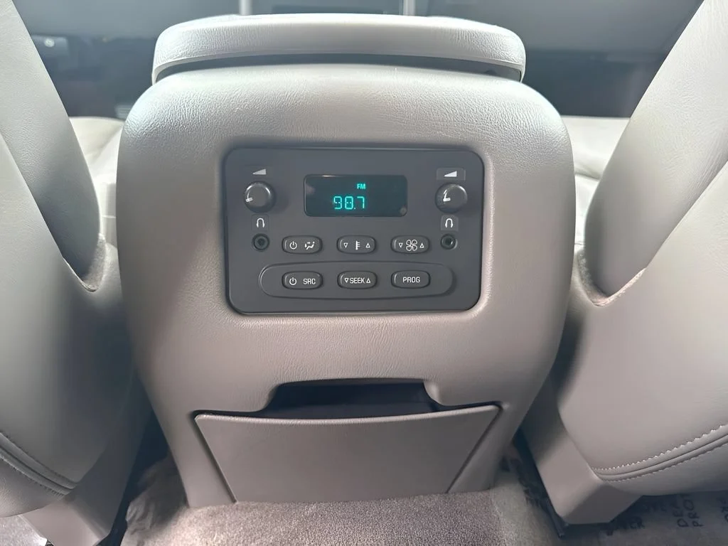 Used 2005 Onyx Black GMC SLT image 12
